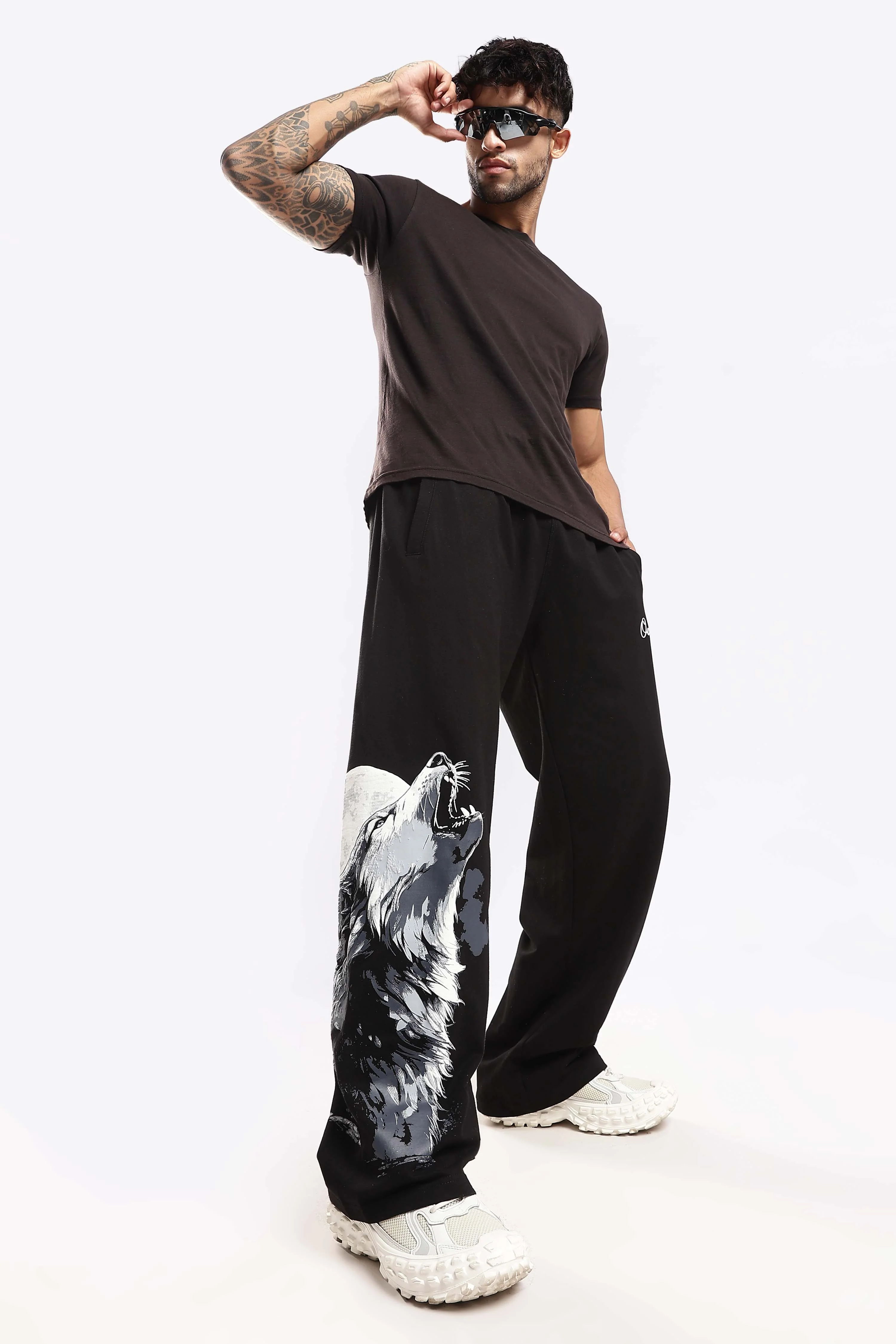 Alpha Rise heavyweight black joggers - Image 3